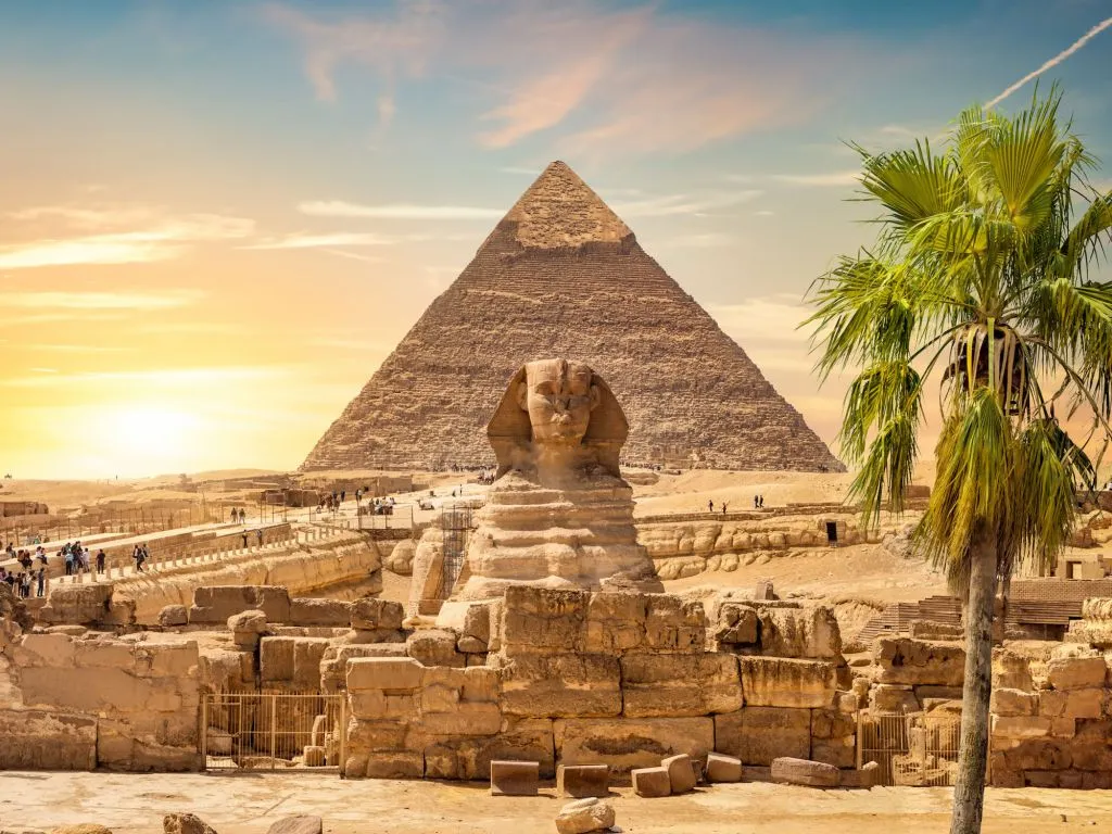 ✨🏜️ Giza Pyramids, Sphinx & Giza Plateau Tour – Detailed Itinerary 🦁🔺 giza-pyramids-cairo-egypt-with-palm.jpg