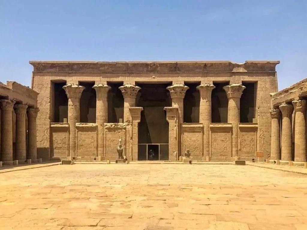 Halbtägiger Ausflug zum Tempel von Esna tour-to-esna-edfu-kom-ombo-temples.jpg
